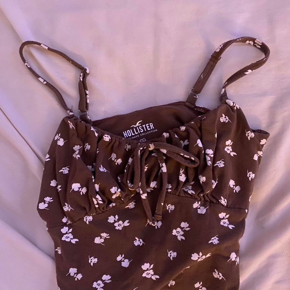 Hollister floral tied crop top